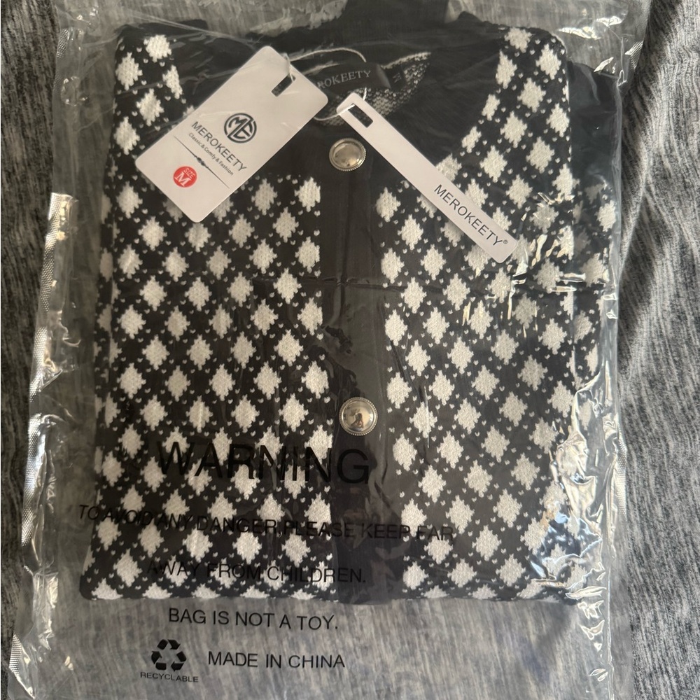 Merokeety Black and White Cardigan